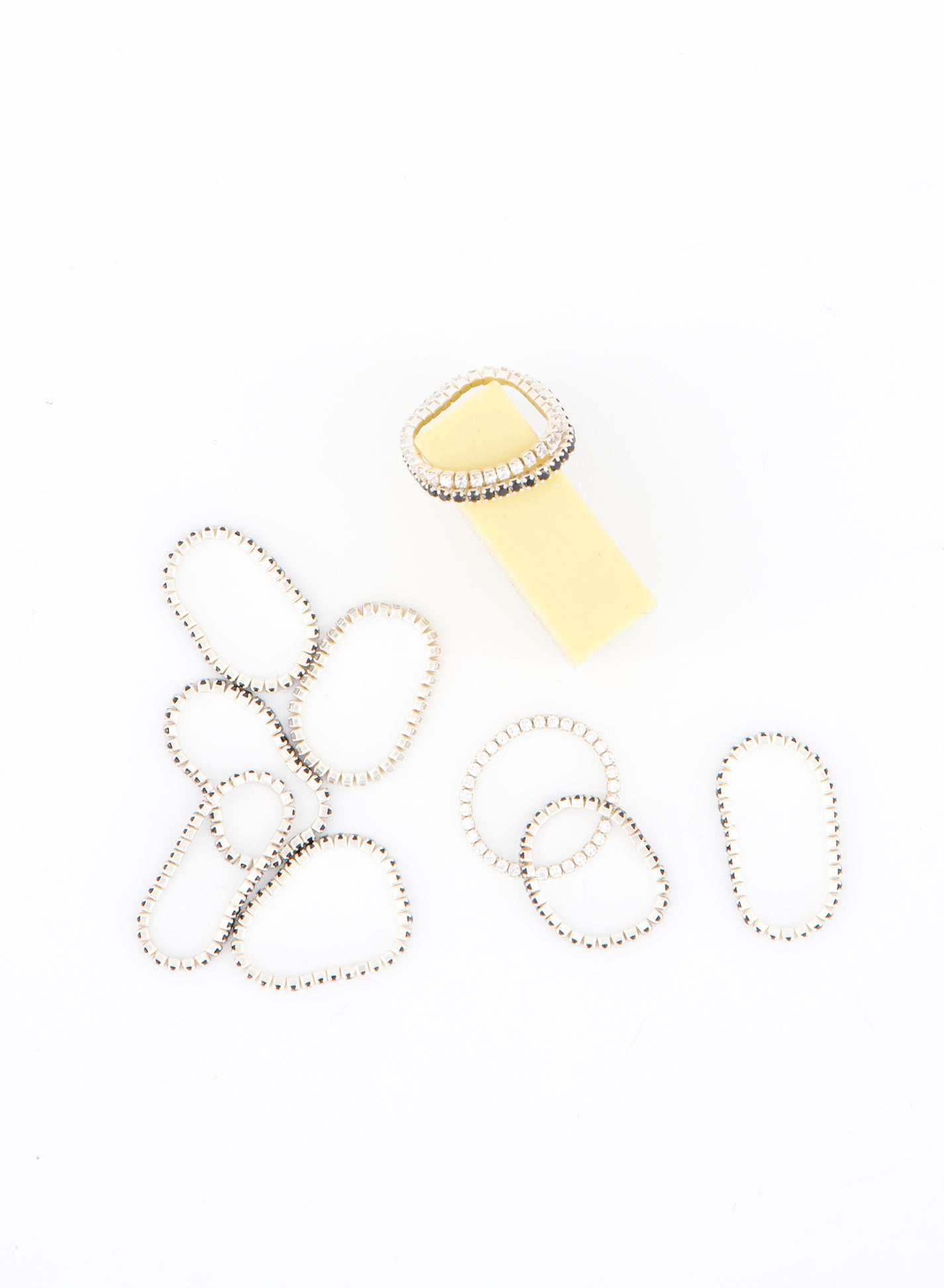 GEM TENNIS RINGS (BLACK/WHITE)