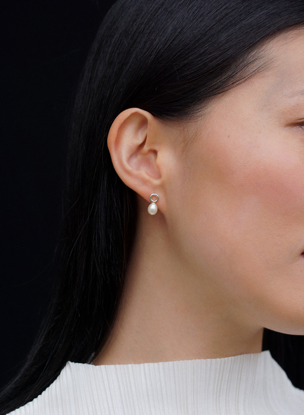GRACE PEARL STUDS