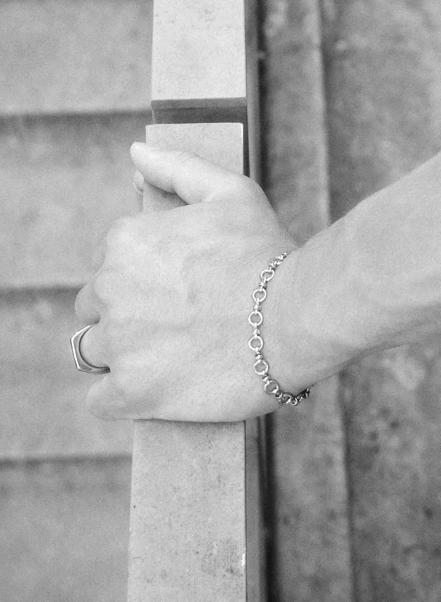 ORBIT CHAIN BRACELET