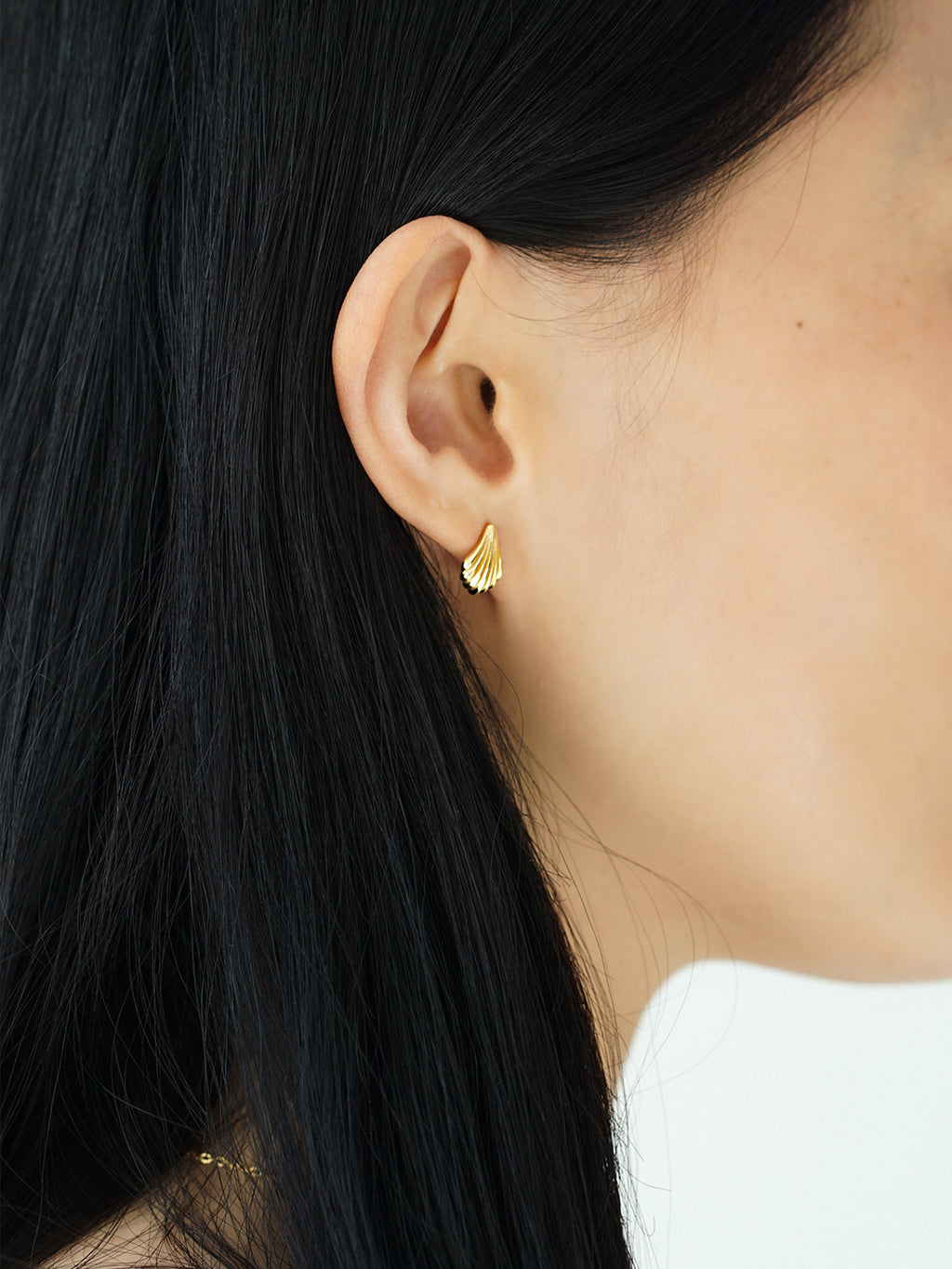SHELL STUD EARRINGS