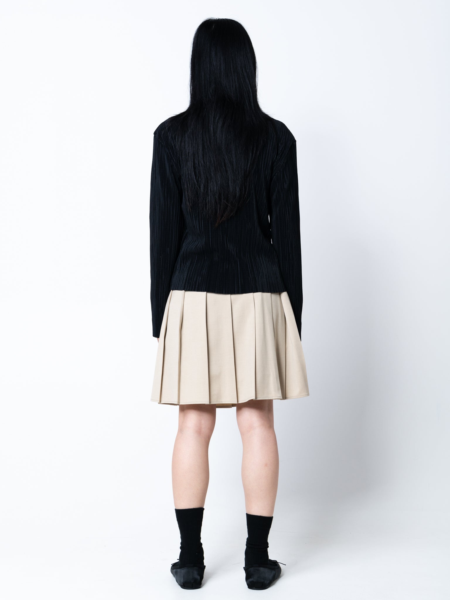 Soft Pleats Long-Sleeve Top ㅡ Black