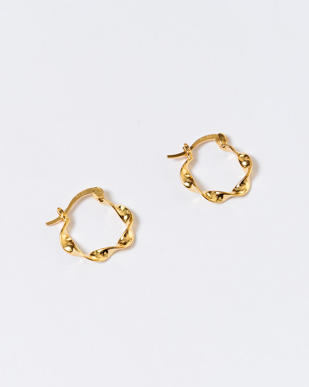 Wavy Hoops