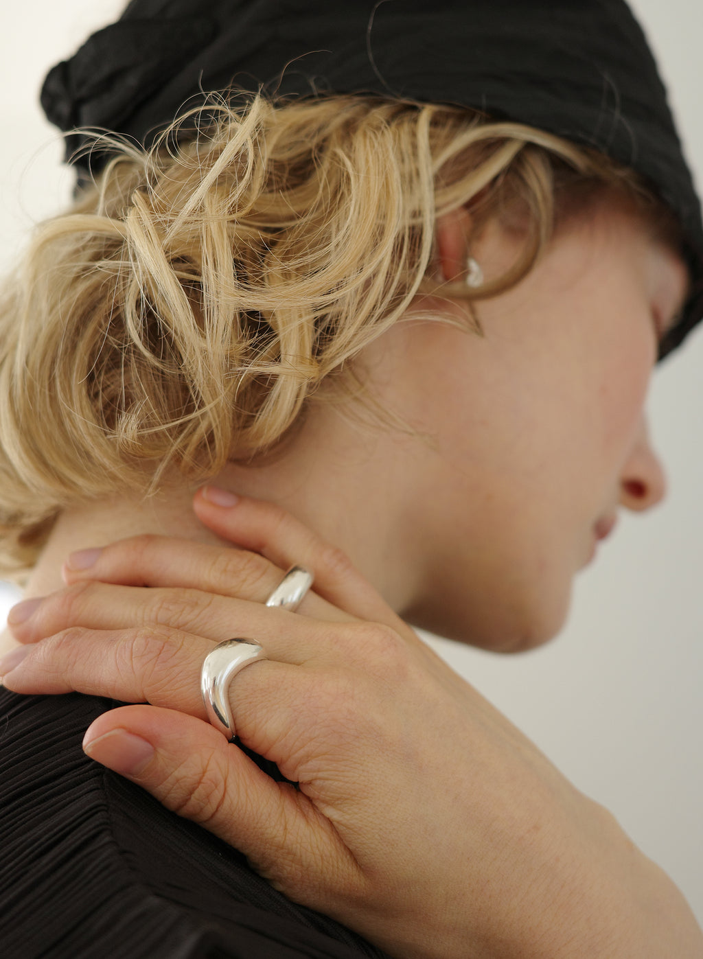 Fluid Curve Ring