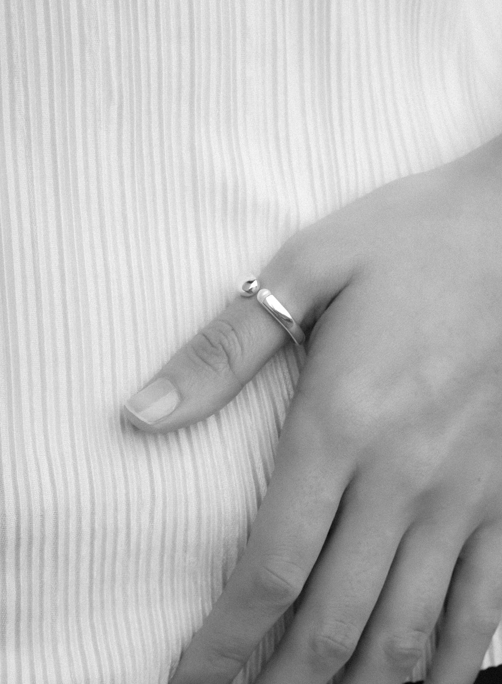 MOON PEARL RING