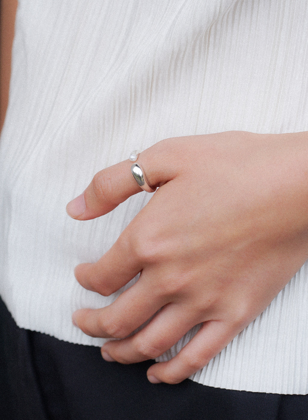 MOON PEARL RING