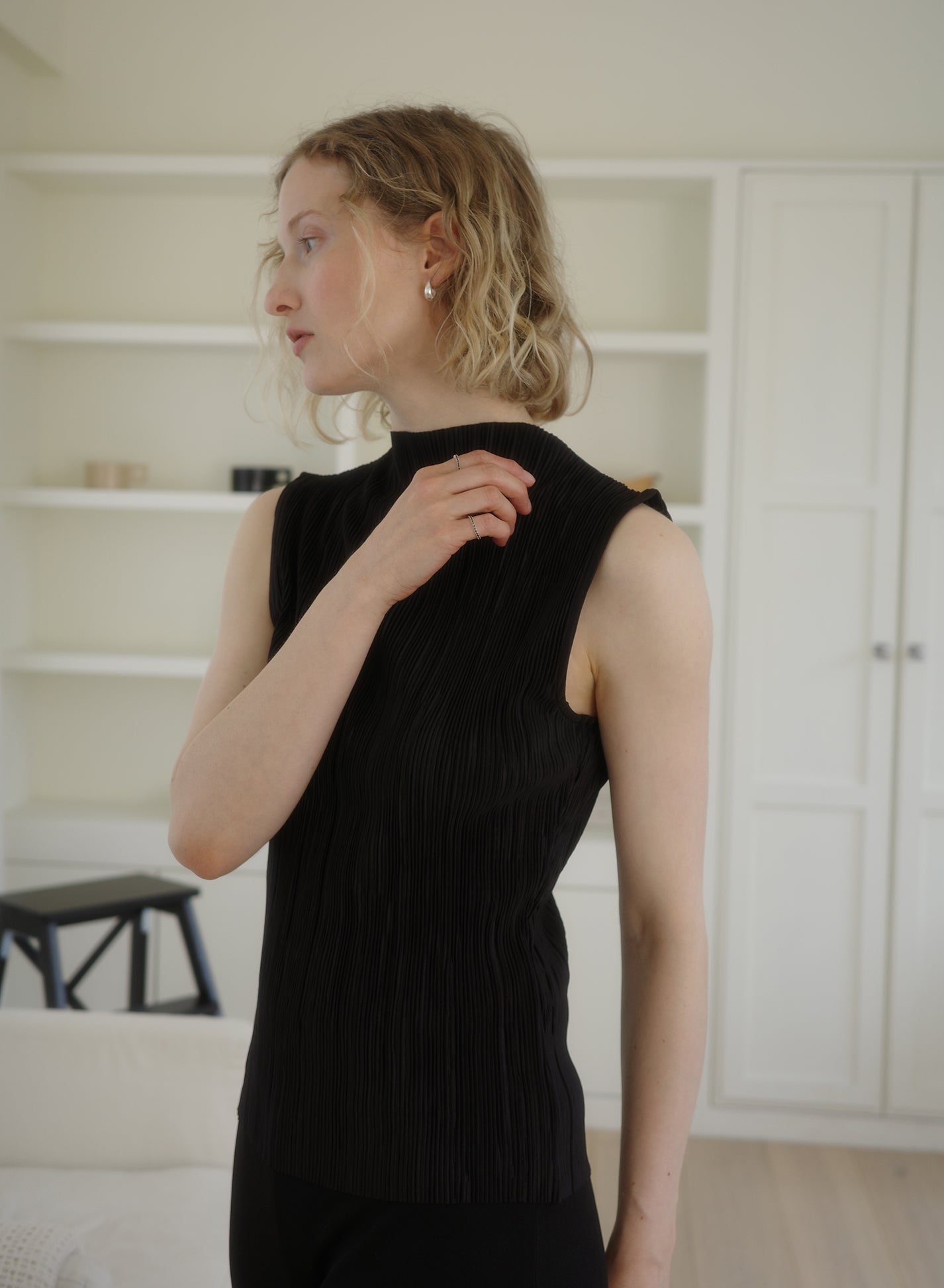 [40% OFF] Pleated Sleeveless Top ii ㅡ Black