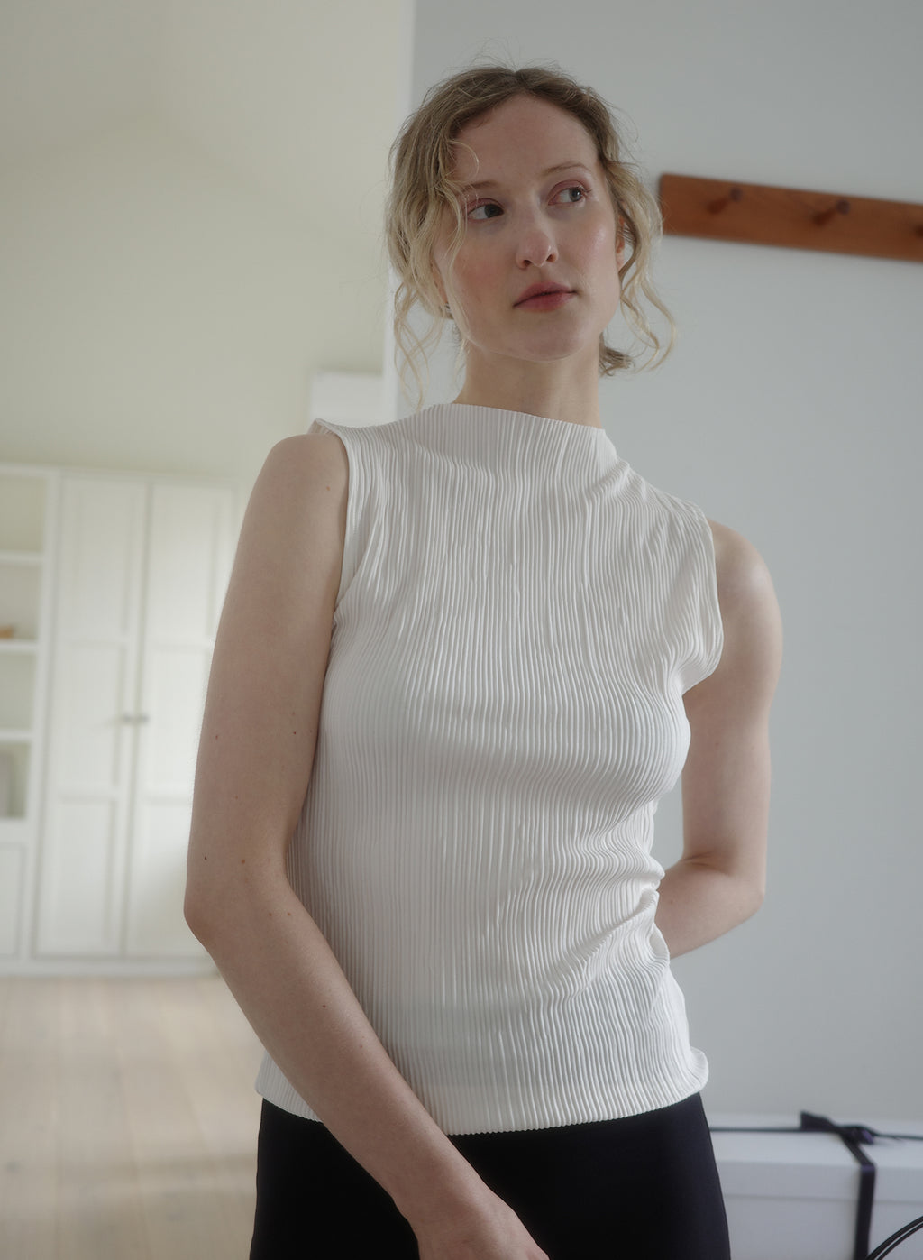 Pleated Sleeveless Top ii ㅡ Cream