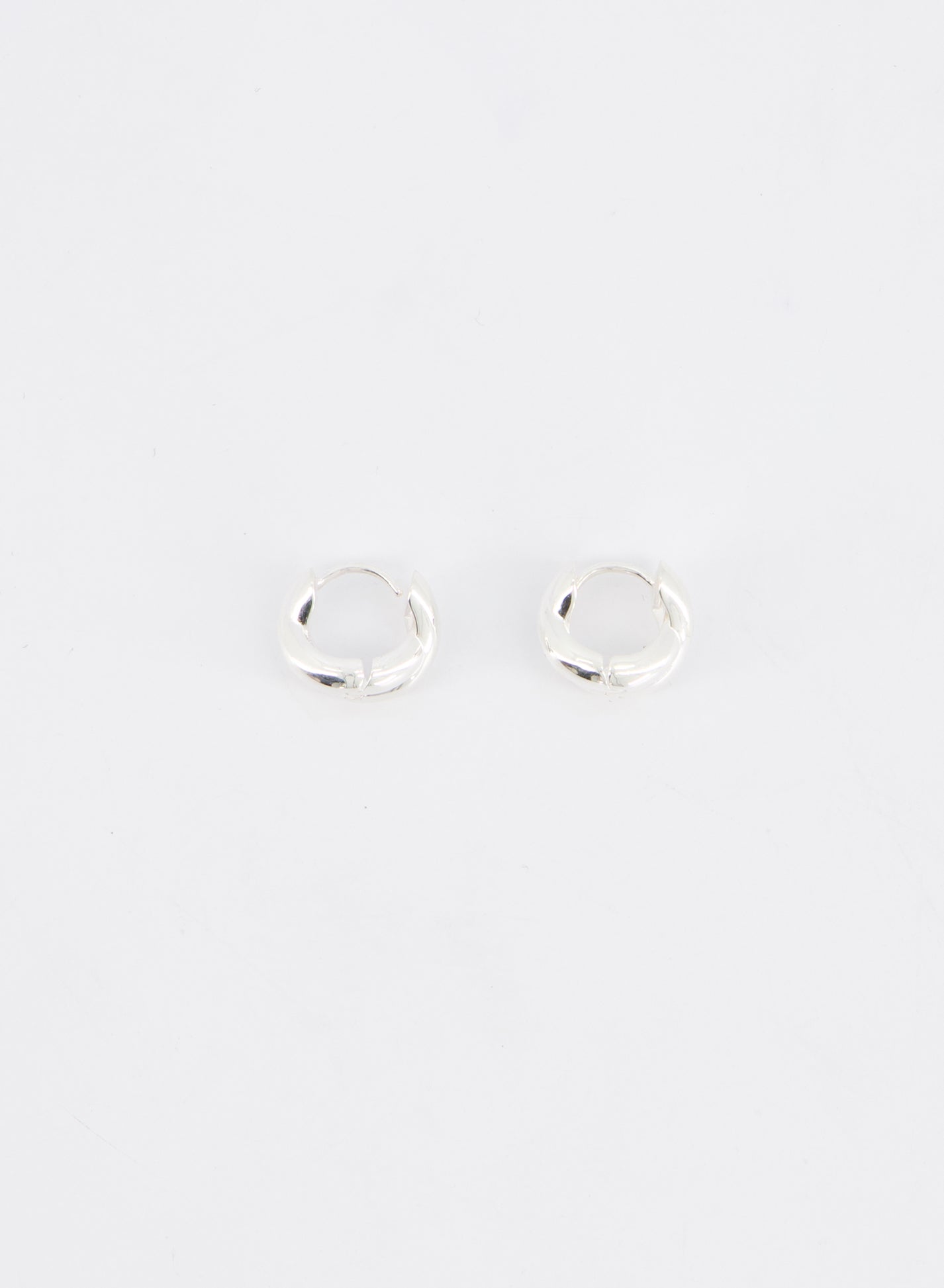 Twisted Knot Hoops